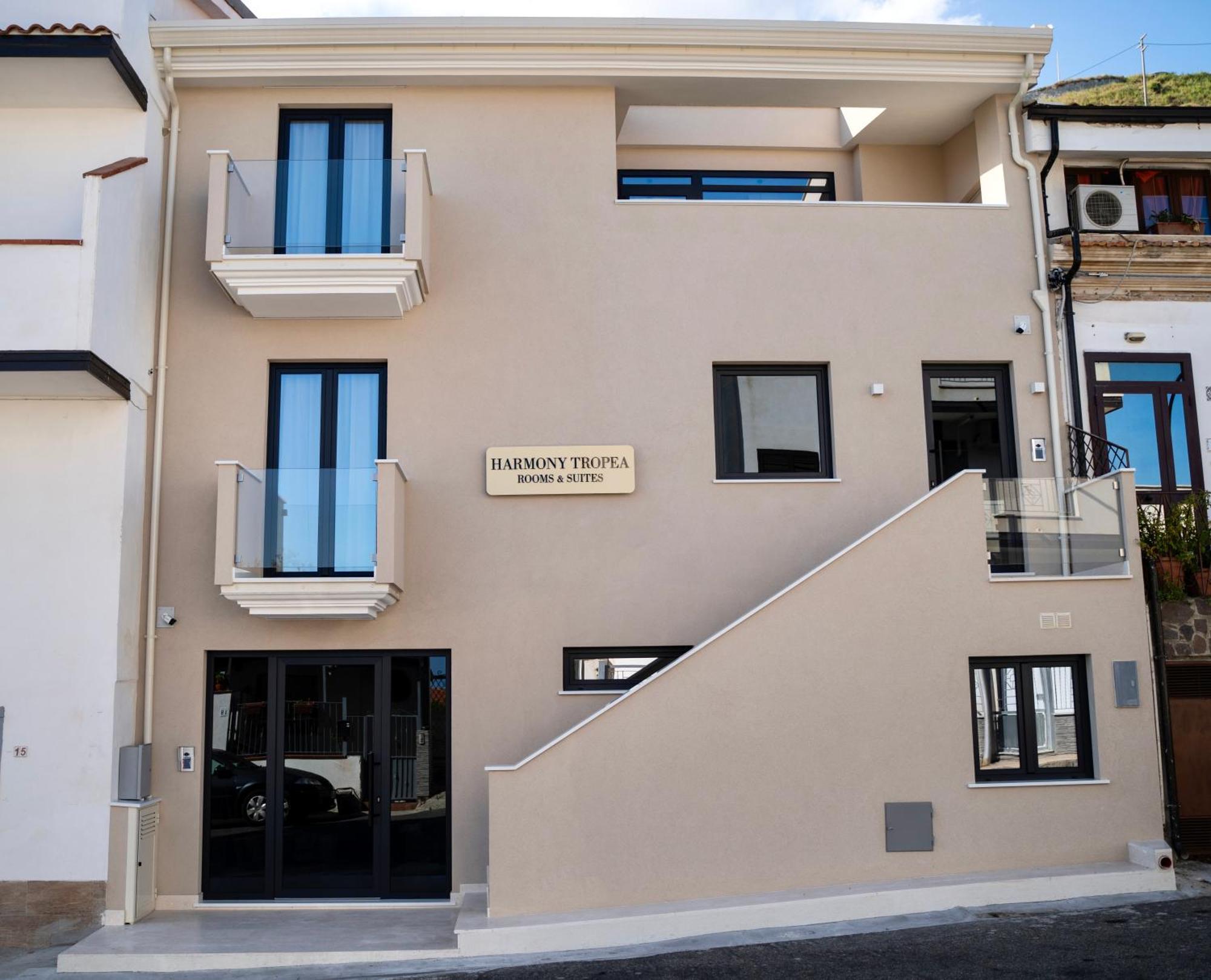 Harmony Tropea Rooms & Suites Екстериор снимка